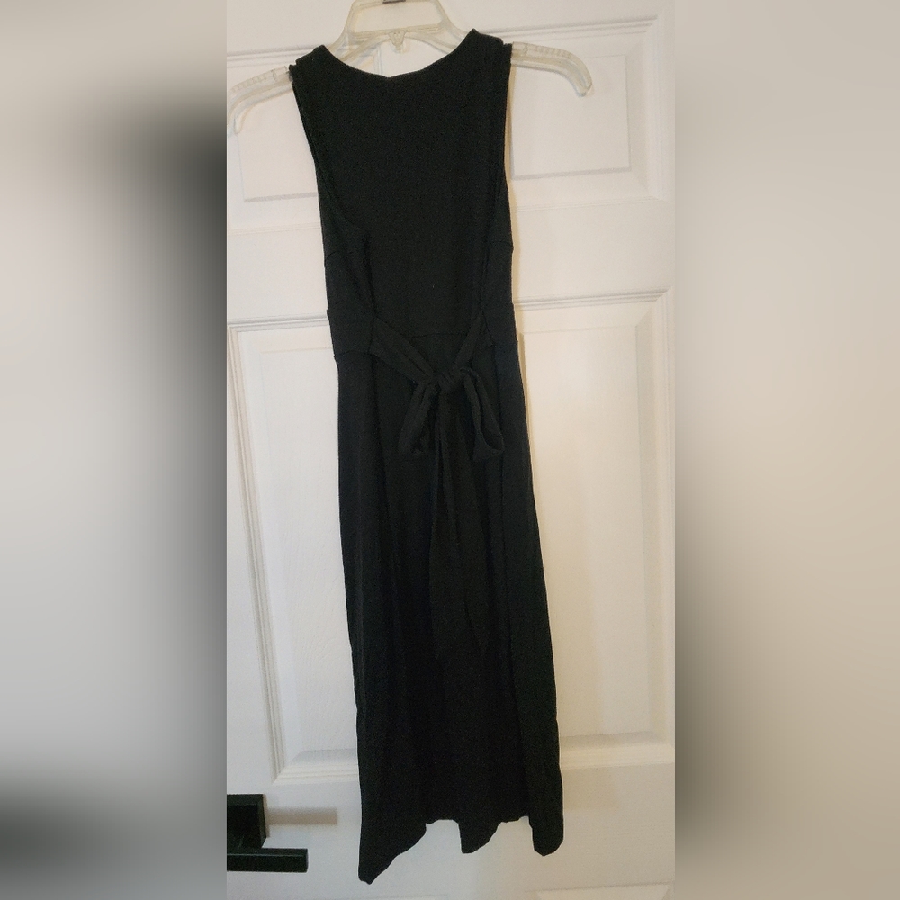 GAP Little Black Dress LBD Vneck Sleeveless Pleated Tie Back Size XS